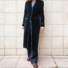 Load image into Gallery viewer, Trench Celine in velluto nero 80s
