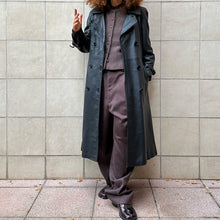 Load image into Gallery viewer, Trench in pelle nera 70s