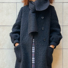 Load image into Gallery viewer, Cappotto nero in lana 70s