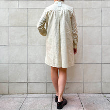 Load image into Gallery viewer, Mini abito a camicia color vaniglia 2000s