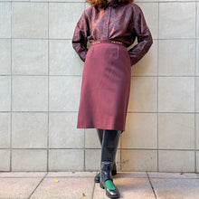 Load image into Gallery viewer, Camicia in jacquard di seta color bordeaux /viola 80s