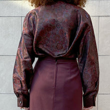 Load image into Gallery viewer, Camicia in jacquard di seta color bordeaux /viola 80s