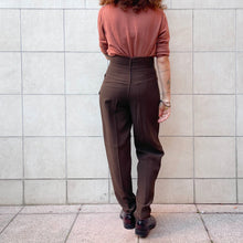 Load image into Gallery viewer, Completo giacca gilet pantalone marrone paillettes 80s