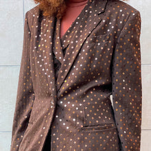 Load image into Gallery viewer, Completo giacca gilet pantalone marrone paillettes 80s
