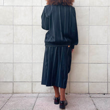 Load image into Gallery viewer, Completo Krizia nero a righe bianco 80s