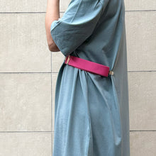 Load image into Gallery viewer, Mollami Dress Avio/Aloecon martingala fucsia