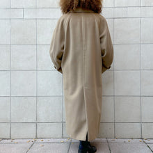 Load image into Gallery viewer, Cappotto cammello tessuto Piacenza 80s