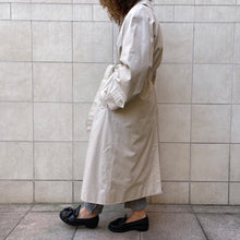 Load image into Gallery viewer, trench burberry con interno 80s