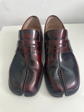 Load image into Gallery viewer, Tabi Maison Martin Margiele loafers
