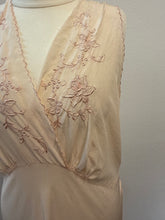 Load image into Gallery viewer, Sottoveste rosa cipria peonia fine 50s
