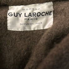 Load image into Gallery viewer, Mantella modèle Guy Laroche 80s Color khaki
