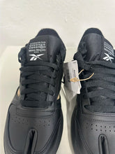 Load image into Gallery viewer, Maison Margiela X Reebok project 0 tabi
