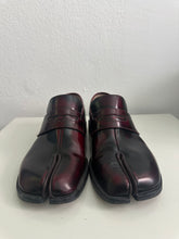 Load image into Gallery viewer, Tabi Maison Martin Margiele loafers

