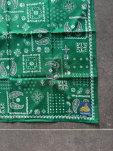 Load image into Gallery viewer, Bandana made in Japan verde  vintage
