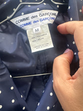 Load image into Gallery viewer, Trench Comme Des Garçon blu a pois bianchi 90s
