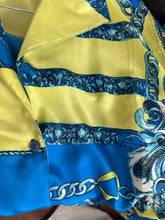Load image into Gallery viewer, Camicia vintage in seta – Stampa barocca anni ’90
