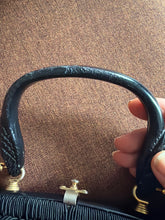Load image into Gallery viewer, Borsa a Mano Vintage in Cordonetto/Uncinetto Nero – Anni '50/'60
