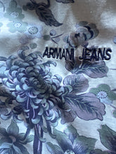 Load image into Gallery viewer, T-shirt m Armani Jeans fine ’80s / inizio ’90s
