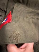 Load image into Gallery viewer, Giacca Military/Workwear Reworked – Pezzo Unico con Patch hallo kitty Giapponesi Vintage
