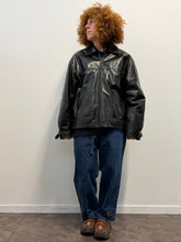 Load image into Gallery viewer, Giacca in pelle 90s

