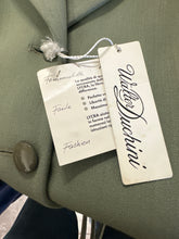 Load image into Gallery viewer, Tailleur Ealter Duchino salvia chiaro – Anni ’90 – Deadstock
