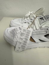 Load image into Gallery viewer, Maison Margiela X Reebok project 0 tabi
