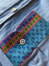 Load image into Gallery viewer, Camicia vintage Etro anni 2000 in denim con dettagli jacquard multicolore.
