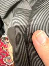 Load image into Gallery viewer, Hakama Antica  Tradizionale Giapponese Sendai-hira – Seta Ki-tsumugi
