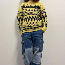 Load image into Gallery viewer, Maglione hand made in lana
