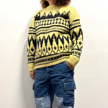 Load image into Gallery viewer, Maglione hand made in lana
