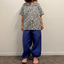 Load image into Gallery viewer, Camicia “Bacteria Camo” coreana vintage

