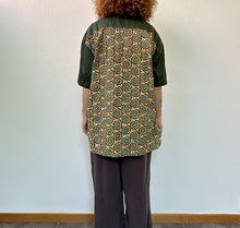 Load image into Gallery viewer, Blusa Africana verde arancio sartoriale
