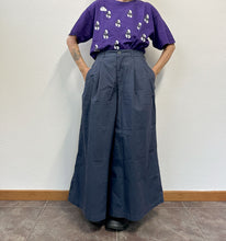 Load image into Gallery viewer, Gonna a pantaloni Made in Japan acquistata a Tokyo
