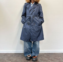 Load image into Gallery viewer, Trench Comme Des Garçon blu a pois bianchi 90s
