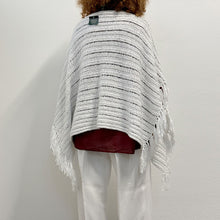 Load image into Gallery viewer, Poncho  R. Lauren bianco Y2K
