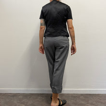 Load image into Gallery viewer, Gilet Vintage in Raso Nero – Chiusura Orientale | Anni ’90
