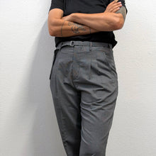 Load image into Gallery viewer, Pantaloni Louis Vuitton Vintage – Jacquard Piqué Grigio
