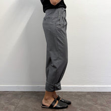 Load image into Gallery viewer, Pantaloni Louis Vuitton Vintage – Jacquard Piqué Grigio
