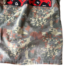 Load image into Gallery viewer, Giacca Military/Workwear Reworked – Pezzo Unico con Patch Giapponesi Vintage
