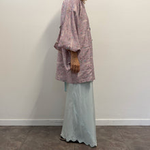 Load image into Gallery viewer, Haori giapponese vintage in seta jacquard lilla con alamari
