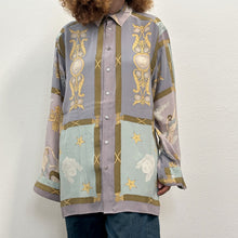 Load image into Gallery viewer, Camicia made England in seta 90s
