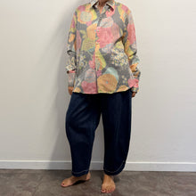 Load image into Gallery viewer, Camicia Vintage Operata con Fantasia Floreale Giapponese (Fine Anni '90)
