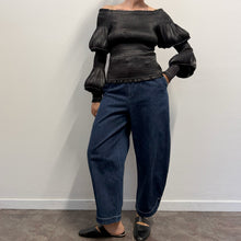 Load image into Gallery viewer, Top Nero Avant Garde Scultoreo Elasticizzato &amp; Plissettato
