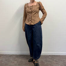 Load image into Gallery viewer, Camicia / Blusa Vintage Y2K – Color Caffè Latte

