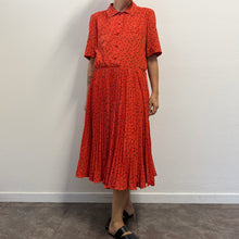 Load image into Gallery viewer, Abiti Vintage Sartoriale Anni '80 Rosso con Pattern Foglie
