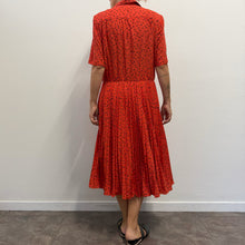 Load image into Gallery viewer, Abiti Vintage Sartoriale Anni '80 Rosso con Pattern Foglie
