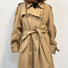 Load image into Gallery viewer, Trench militare Burberry fine 70s
