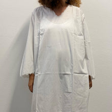 Load image into Gallery viewer, Camicia da notte Abito vintage in cotone bianco con pizzi sartoriali
