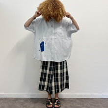 Load image into Gallery viewer, Camicia a righe MAKICHA Serigrafia a mano di Gigi Tarantola
