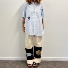 Load image into Gallery viewer, Camicia a Righe MAKICHA– Serigrafia a mano di Gigi Tarantola
